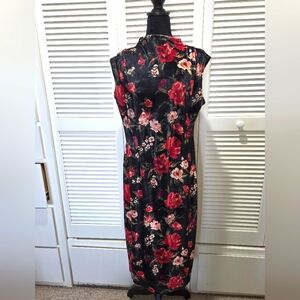 Velvety Floral Midi dress. Size L